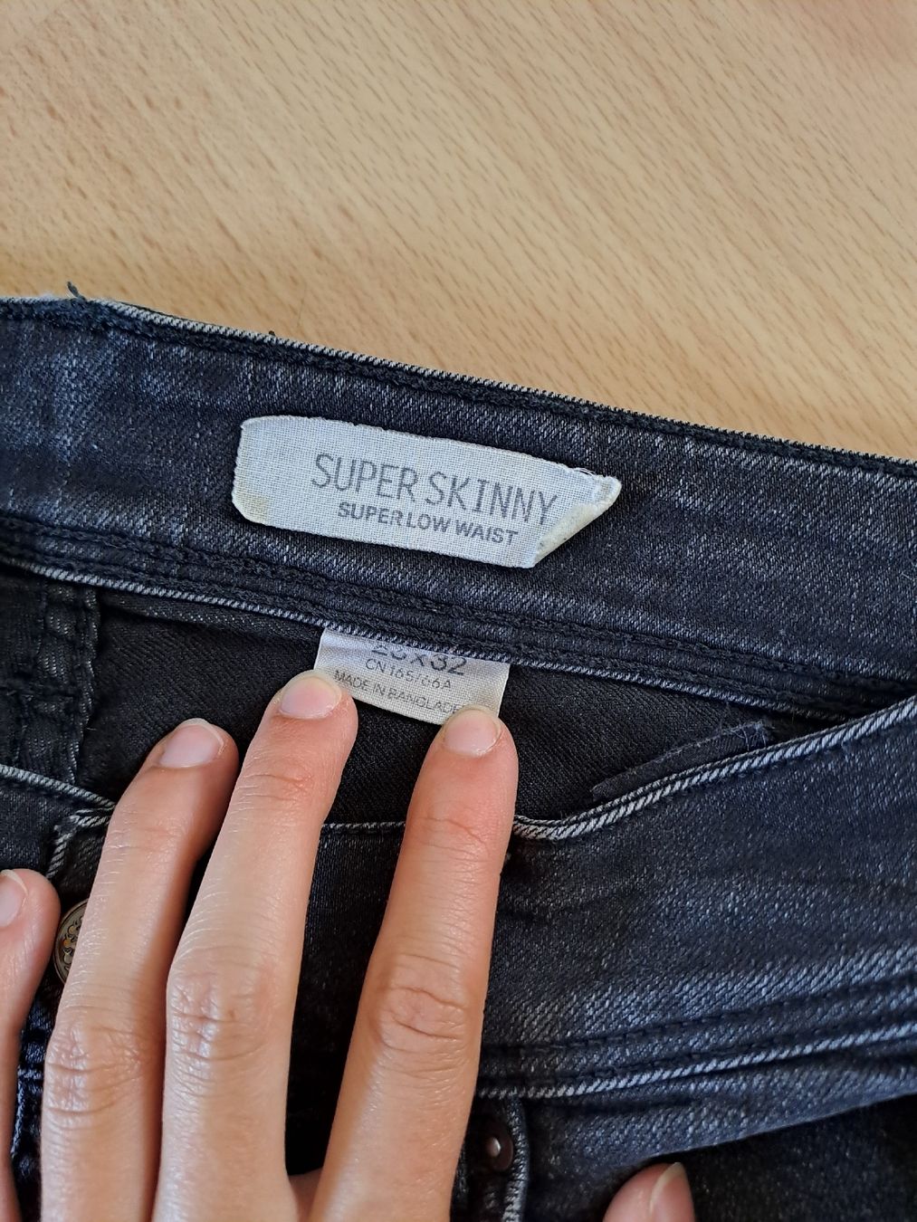 Lotti di vestiti: Skinny-Jeans Kleiderpacket gr. 34 – Usato da Rothenburg venduto da 123odermatt 4