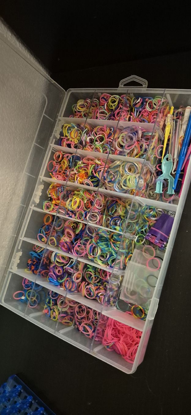 Kit bricolage: Riesen Loom Bänder Set mit Halter - Bastelspass pur – Usato da Schafisheim venduto da LittleZwerg 1