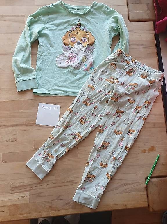 Pigiama & Simili: Mädchen Pyjama Grösse 128 – Usato da Ebmatingen venduto da zeitlos-gesund.ch