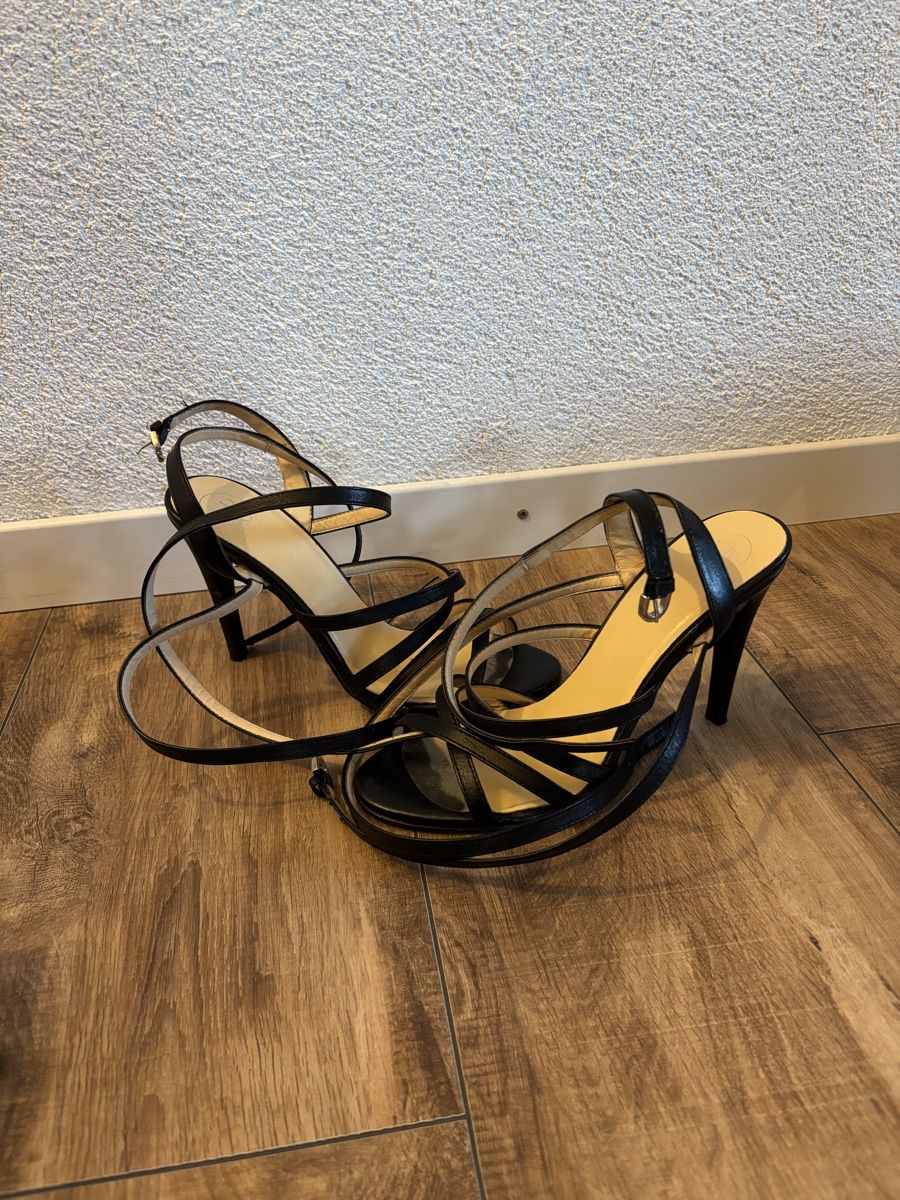 Scarpe da donna: Hohe Schnür-Sandaletten – Usato da Zofingen venduto da jan_v6v8