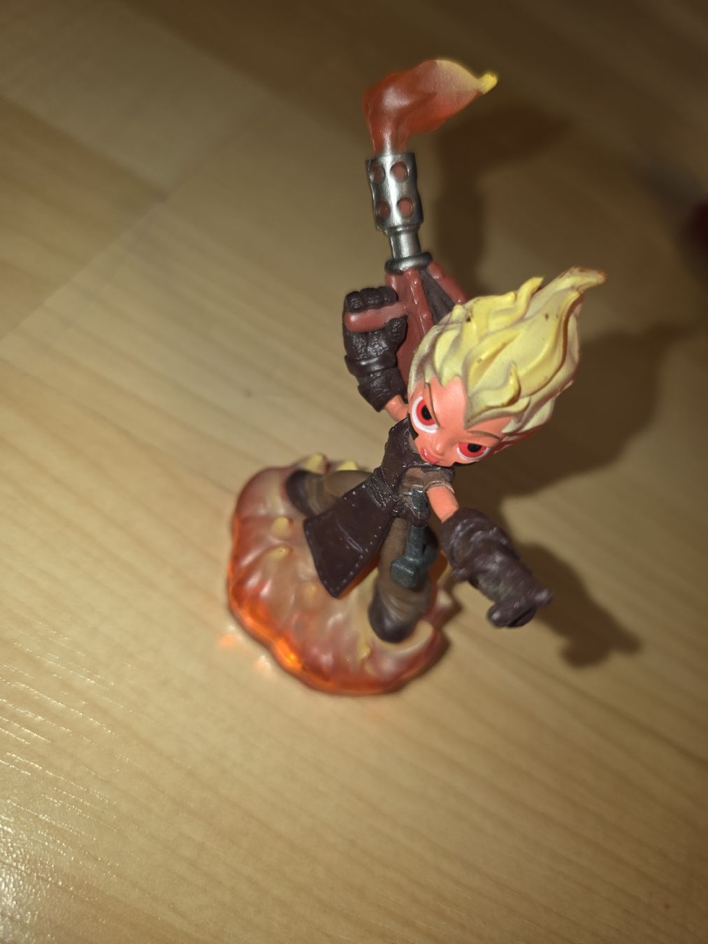 Statuette: skylander Figur - Torch Feuerelement – Usato da Hottwil venduto da Humanoidprincezz