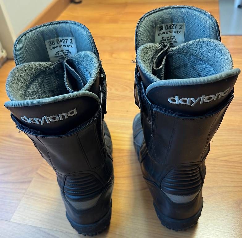 Scarpe da donna: Daytona Wasserdichte Damenstiefel – Usato da Hochfelden venduto da Q13 2