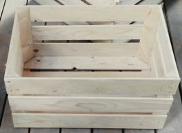 Holzkiste aus Naturholz hell gebraucht in gutem Zustand