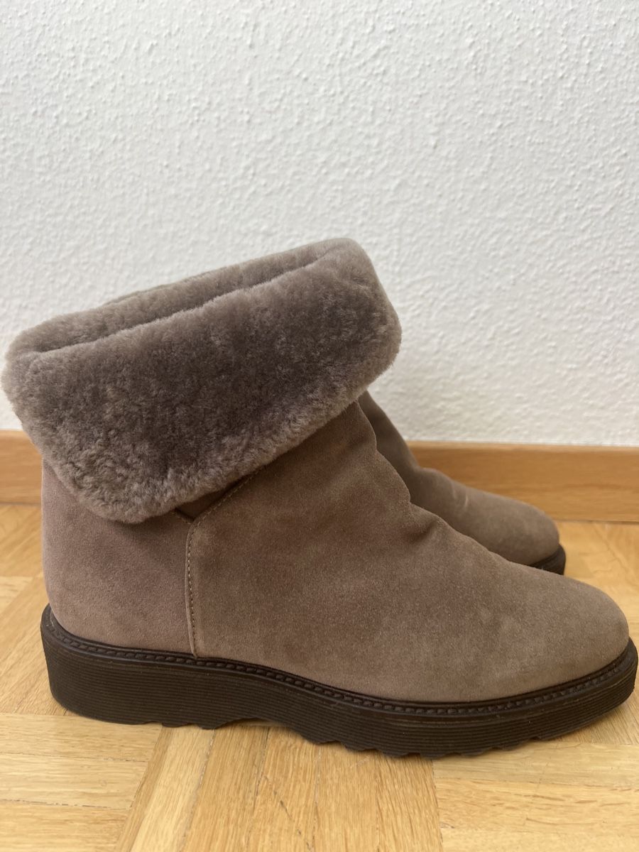 Scarpe da donna: Warme Winterboots Wildleder Gr.39 – Usato da St. Moritz venduto da vika55