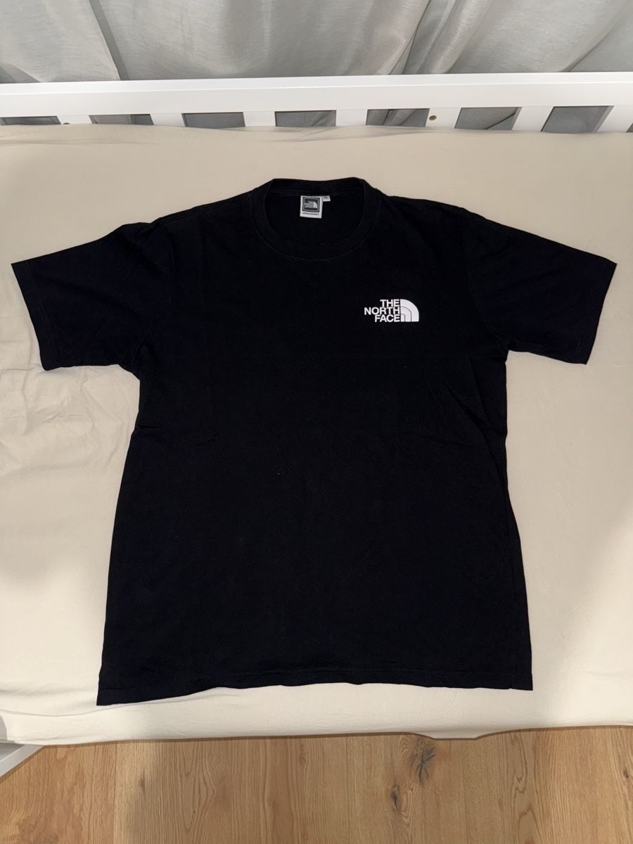 North Face T-shirt: T-shirt The North Face noir – Nuovo (secondo la descrizione) da Villaz-St-Pierre venduto da dav_w66n