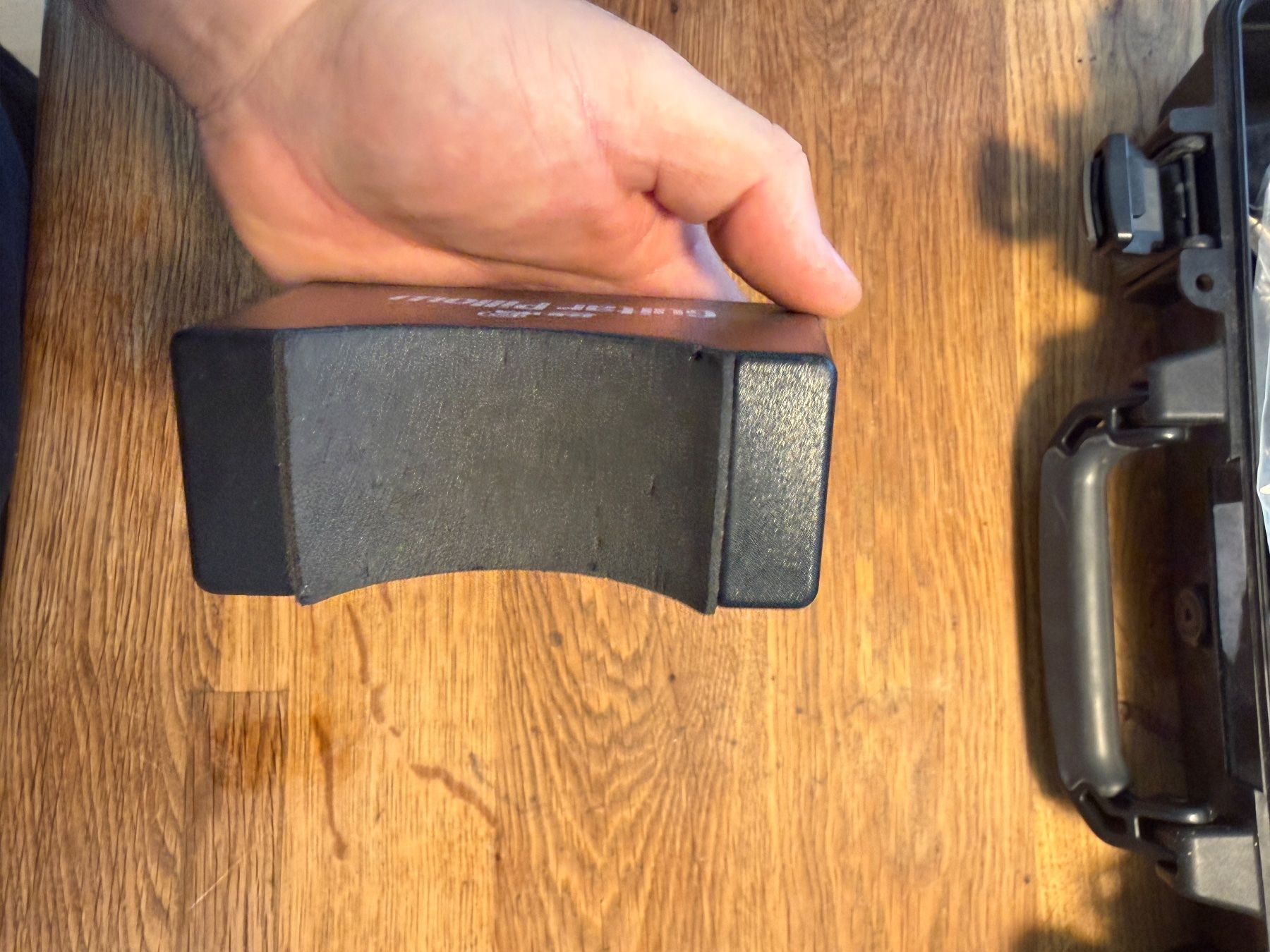 Musikinstrumente: GEWA Guitar Pillow Haltekeil Gitarre – Gebraucht aus Niederhasli von swissbrocki 1