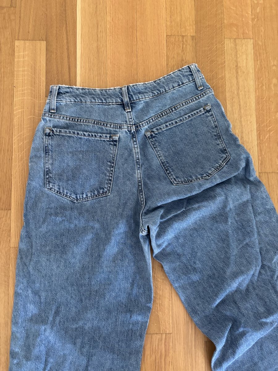 H&M Jeans: Jean bleu coupe large taille haute – Usato da Bulle venduto da ali_7fns 2