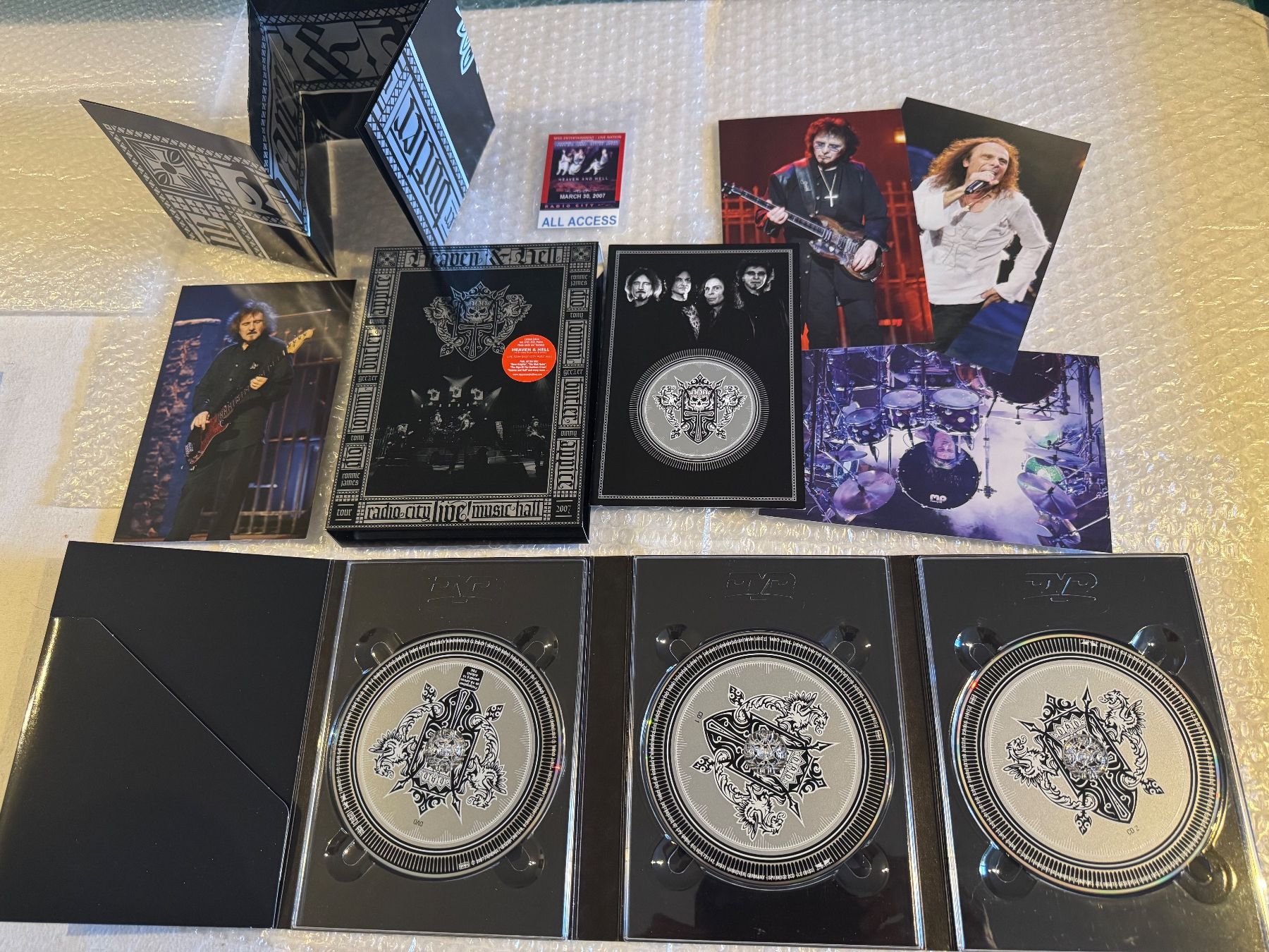 CD: Heaven & Hell (Black Sabbath) - 2CD & DVD Box Deluxe Edition – Nuovo (secondo la descrizione) da Duggingen venduto da Kisha010 1