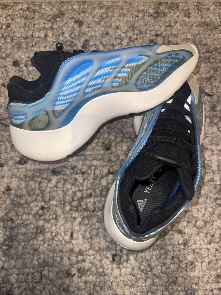 Adidas Scarpe da uomo: Yeezy 700 Adidas taille 42 – Usato da Le Mont-sur-Lausanne venduto da nat_kt2b 1