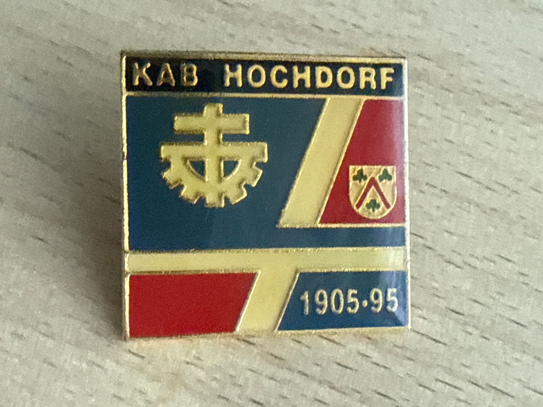 Placchette & Badge: Pin KAB HOCHDORF – Usato da Glattbrugg venduto da Schweigmatt