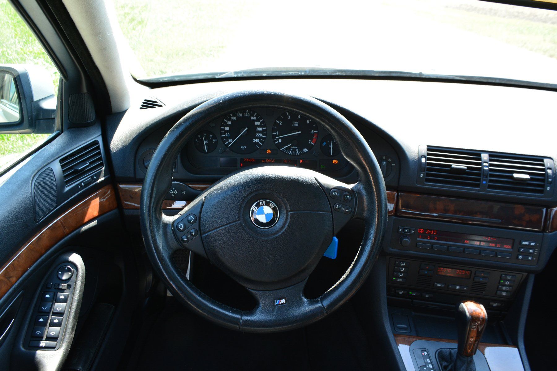 BMW Automobili: BMW E39 530I MIT SPEZIALTEILEN AB PLATZ – Usato da Schaan venduto da Pfandhaus-LI 6