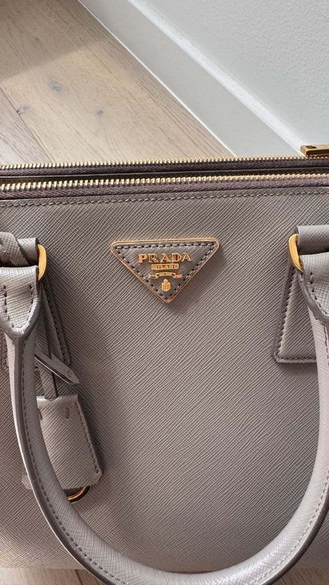 Prada Borse da donna: Prada galleria taupe medium – Usato da Fribourg venduto da ksu_65bh 8