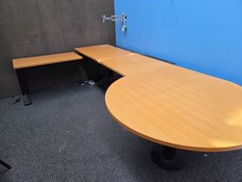 Grosser Bürotisch Eckschreibtisch