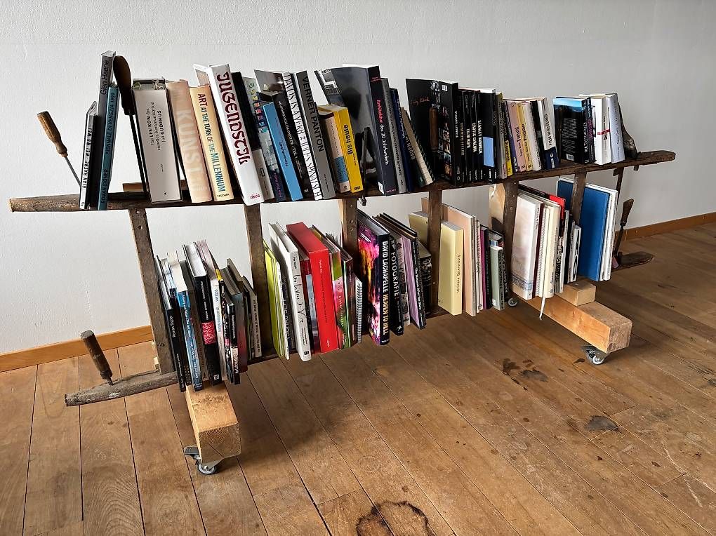 Regale: Büchergestell auf Rollen – Gebraucht aus Zürich von LukasGaeh 3
