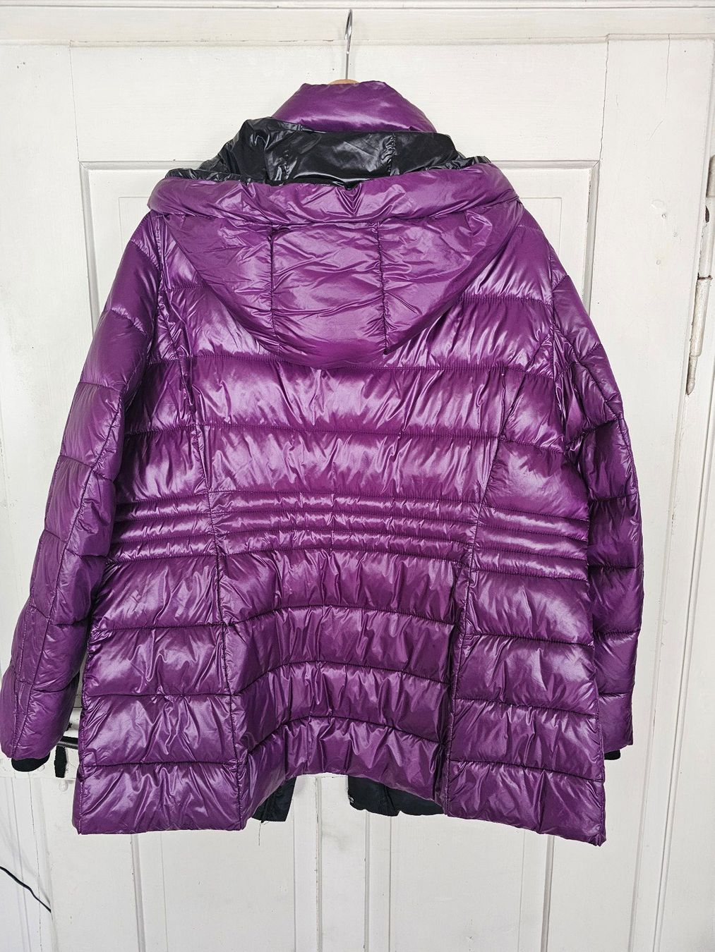 Gerry Weber Giacche: Steppjacke mit Glanz Grösse 48 in Beere – Usato da Bühler venduto da elwetritsche 1