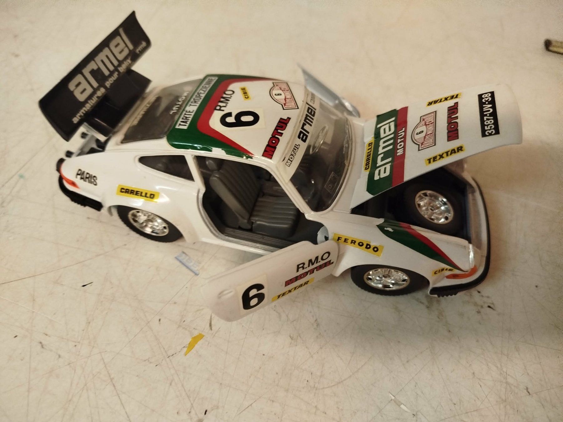 Bburago Modellini d'auto: Porsche 911 Burago – Usato da La Chaux-de-Fonds venduto da Emmaus2300CDF 4