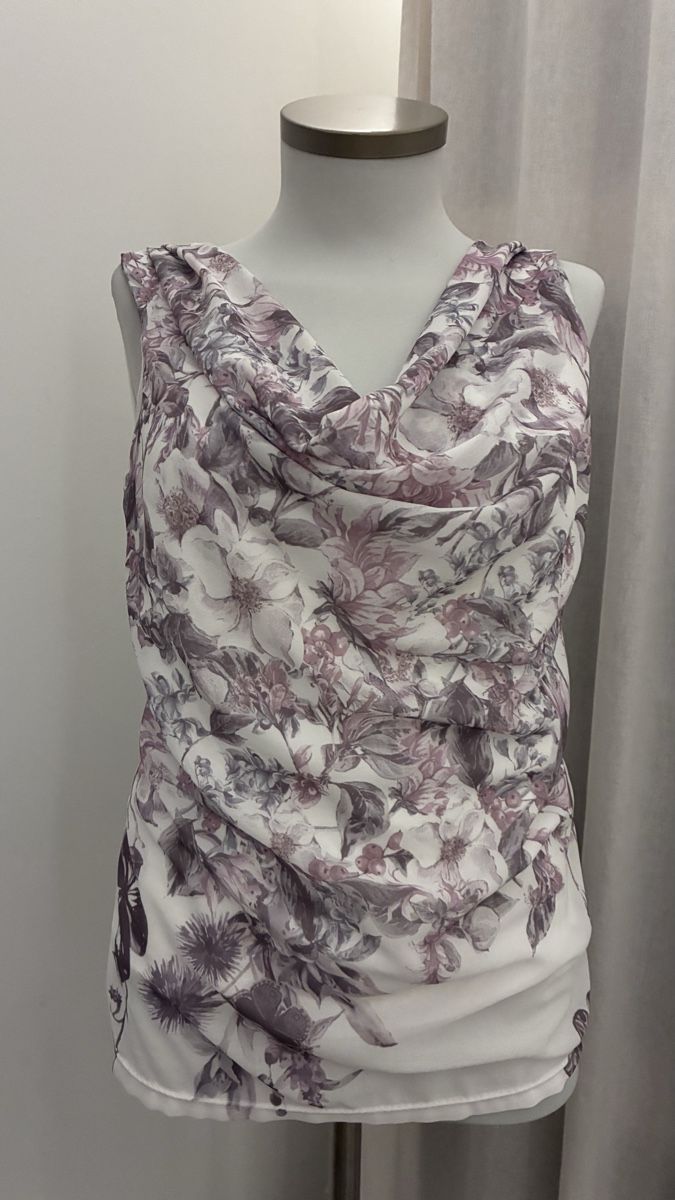 Tops: Sommerliches Blusentop mit Blumenmuster, Grösse M – Gebraucht aus Bäretswil von Viechel