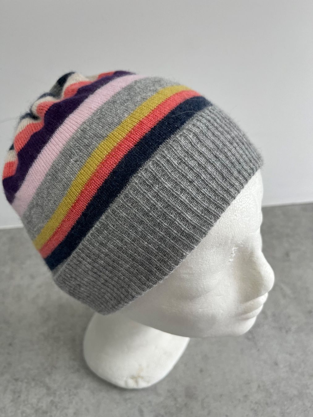 Maddison Copricapi, berretti & cappellini: 100% Cashmere Mütze MADDISON – Usato da Zollikofen venduto da spunk65 3