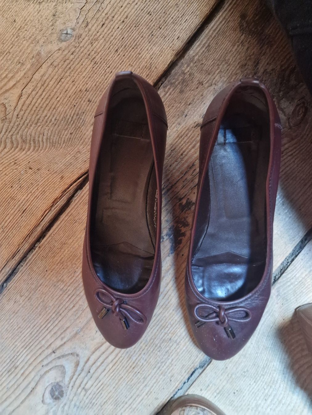 Scarpe da donna: Ballerina mit Absätzen, Bata, tiefviolette, Grösse: 39 – Usato da Oberuzwil venduto da ftaki