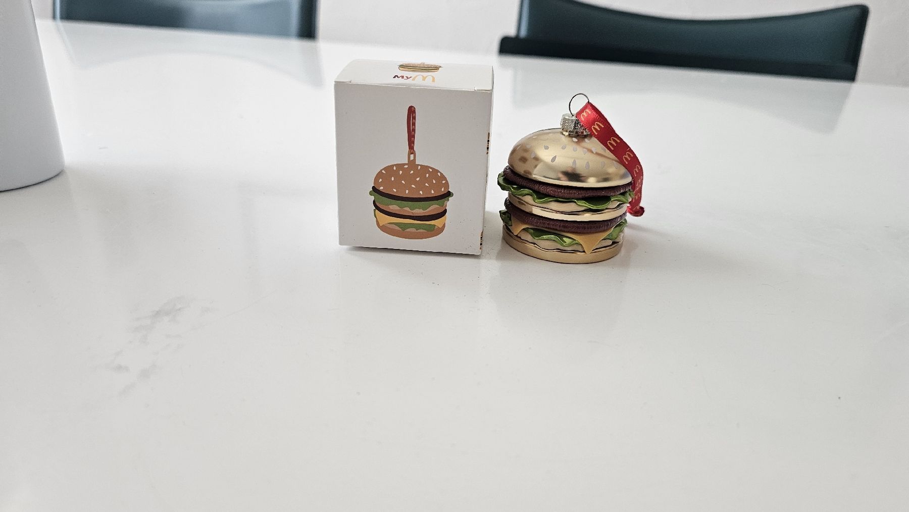 Toutes les décorations: Weihnachts Burger-Kugel von McDonalds – Neuf avec emballage d'origine à Baar par lar_mpr5