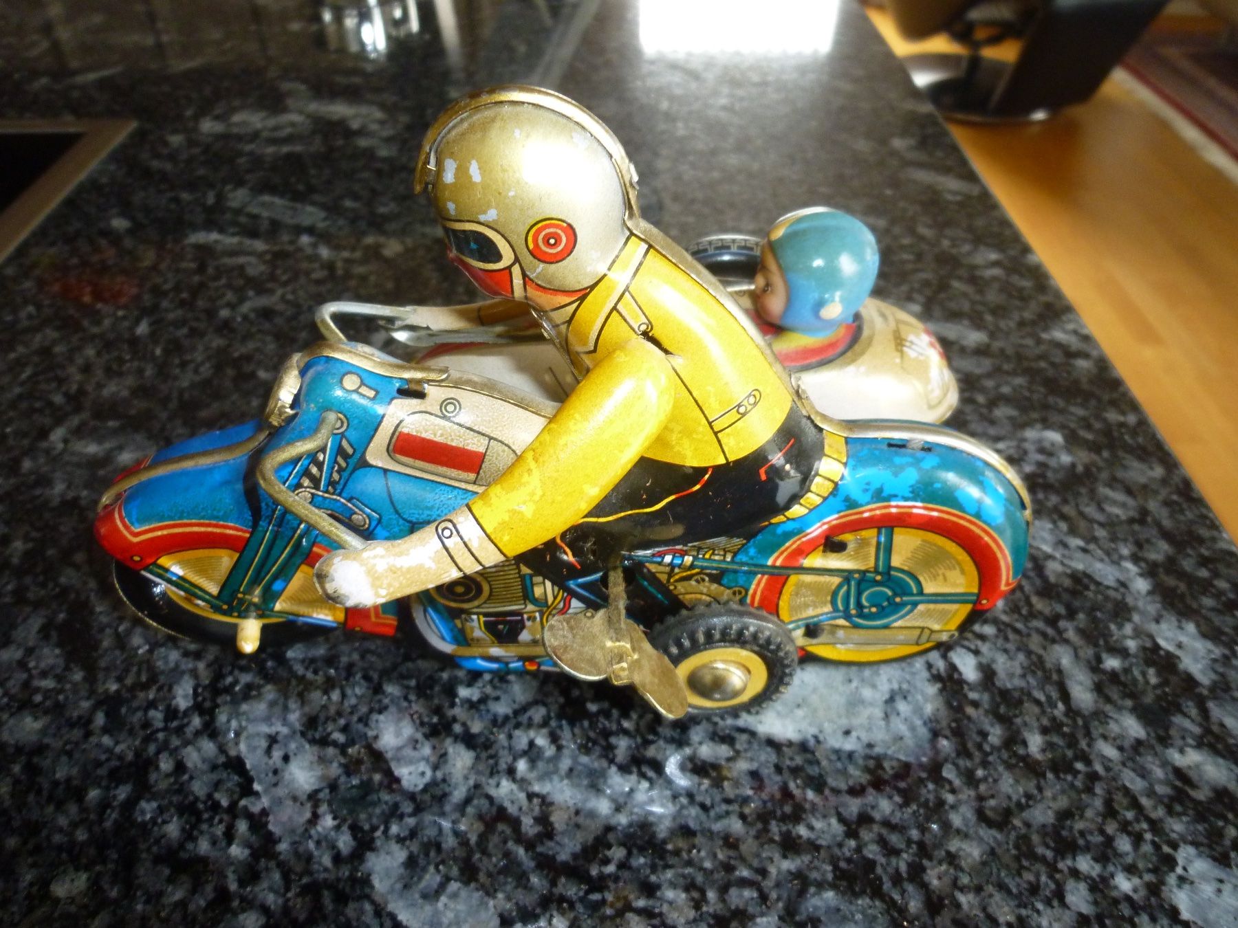 Giocattoli: BLECHSPIELZEUG Oldtimer Motorrad mit Seitenwagen – Usato da Winterthur venduto da Nugi1 1