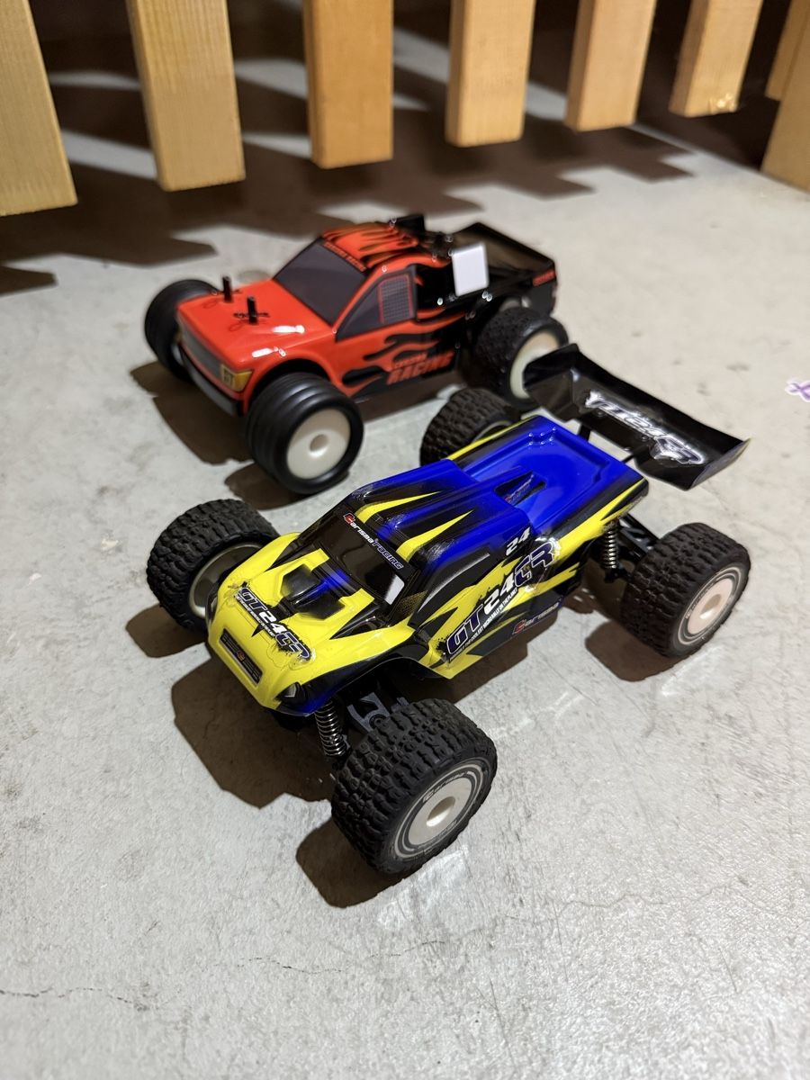RC Kits de montage: Rc Auto Carisma GT 24 1/24 RTR Set  – D'occasion à Aadorf par Apoly 3