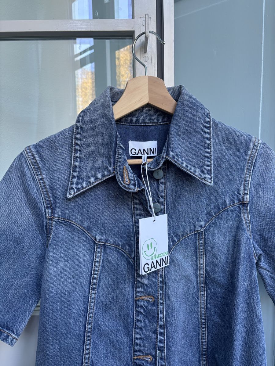 Ganni Kleider: Ganni Jeanskleid Gr. 34 – Neu und originalverpackt aus Bern von emski 1