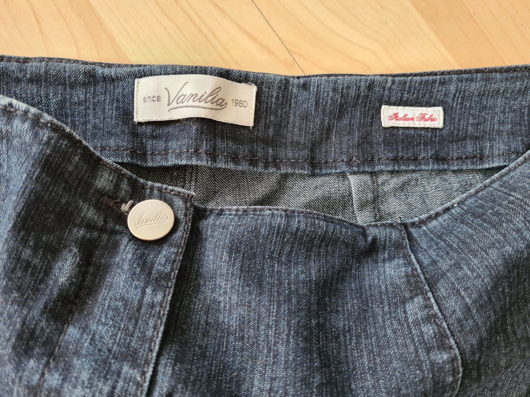 Jeans: Jeans blauschwarz von Vanilia, Gr. 40 – Usato da Suhr venduto da andreas_2008 2