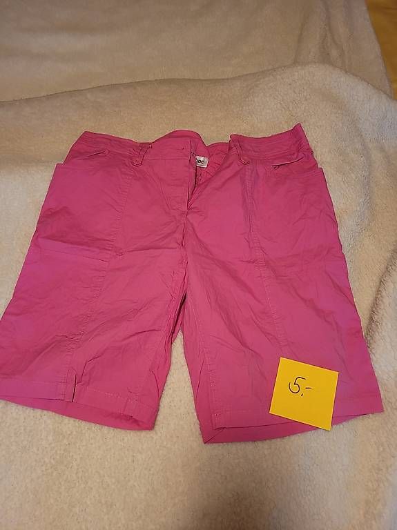 Pantalons: Kurze Hosen Gr.48 – D'occasion à Iseltwald par Bone011 2