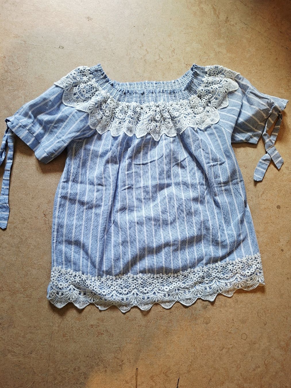 Camicette: Chicoree Bluse Grösse L blauweiss gestreift mit Spitze – Usato da Klingnau venduto da vollmond36 3