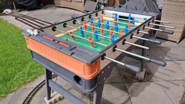 Tischfussballspiel (Töggelikaste)