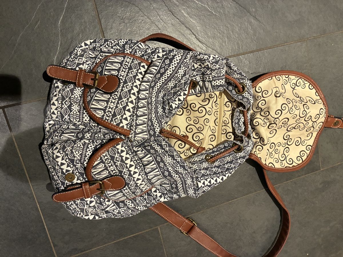 Rucksäcke: Rucksack Stoff braun/weiss gemustert – Gebraucht aus Paspels von giu_vt7p 1