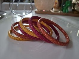 Lot de bracelets colorés 