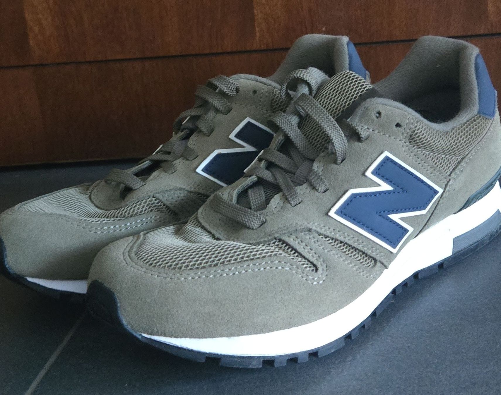 New Balance Herrenschuhe: New Balance Schuhe Grösse 42  – Neu und originalverpackt aus Uttigen von Lami0608