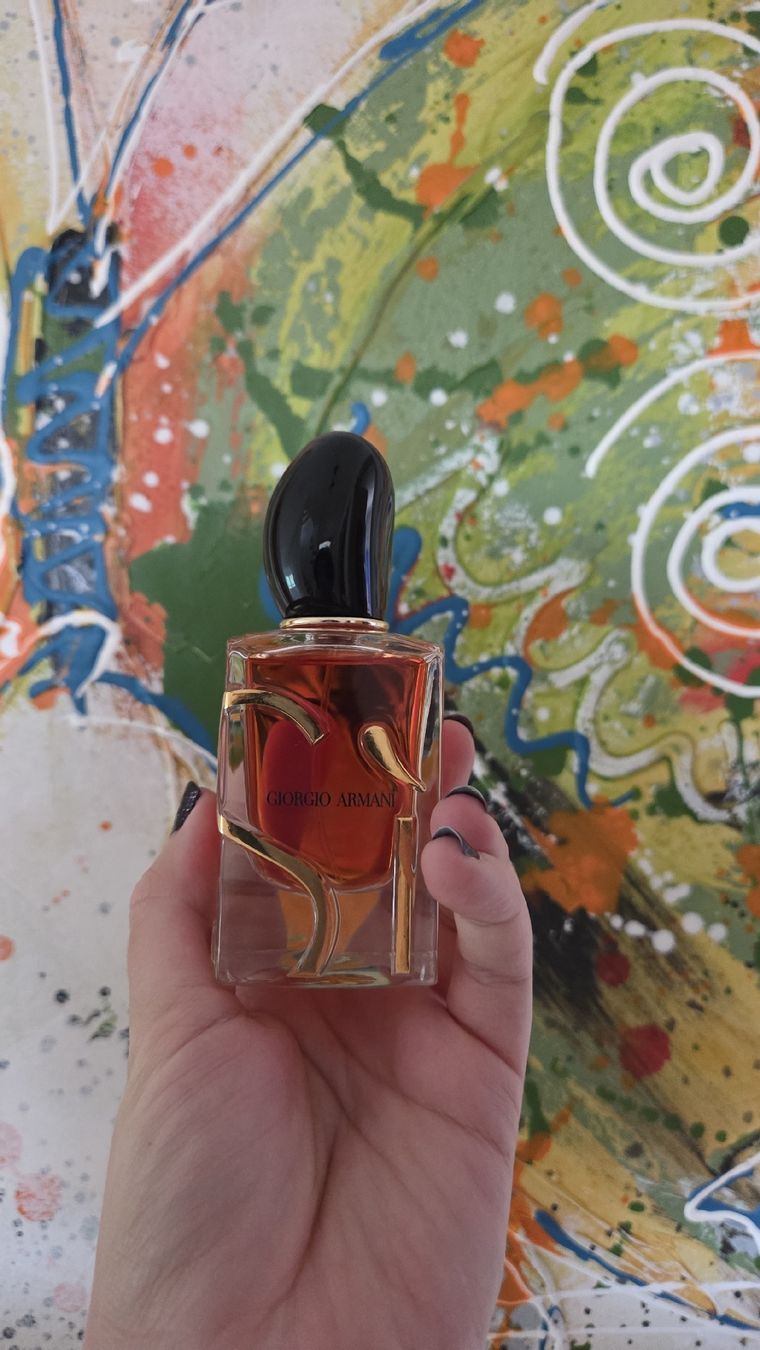 Armani Parfums & Eau de Toilette: Sì eau de parfum intense 50 ml Giorgio Armani – Neuf (Voir description) à Thayngen par cel_y7jc 1