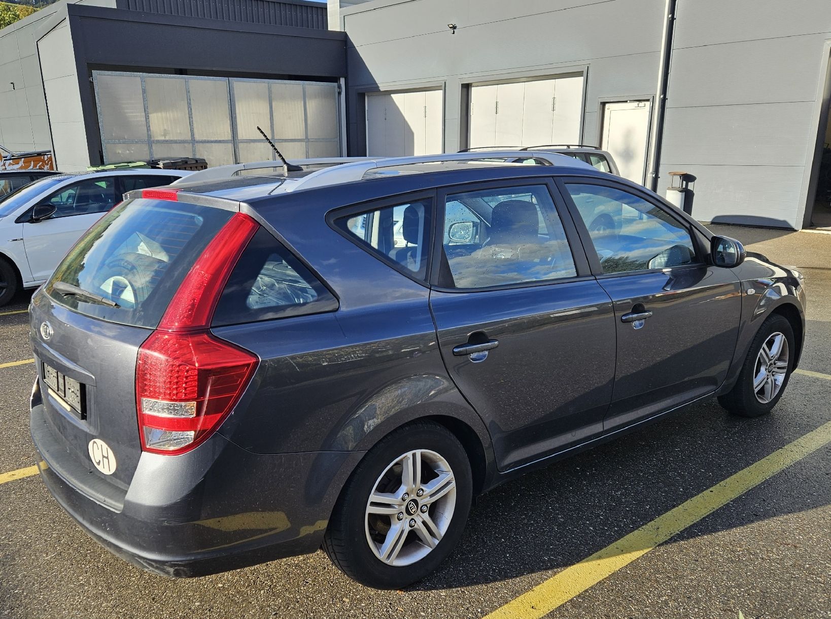 Kia Automobili: kia Ceed 1.4 sw – Difettoso da Cottens VD venduto da speedygreg 2