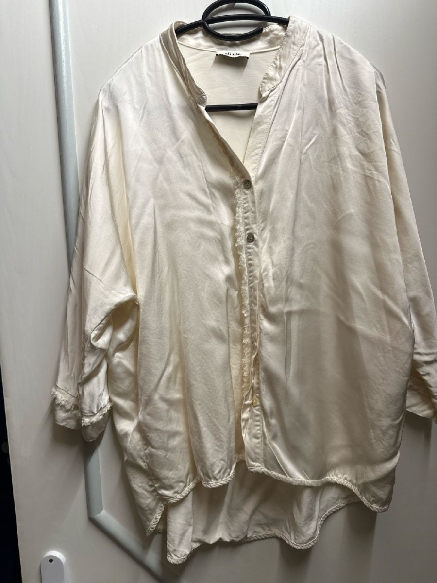 Chemisiers: Bluse creme dixie Gr M – D'occasion à Baltschieder par YmroBe