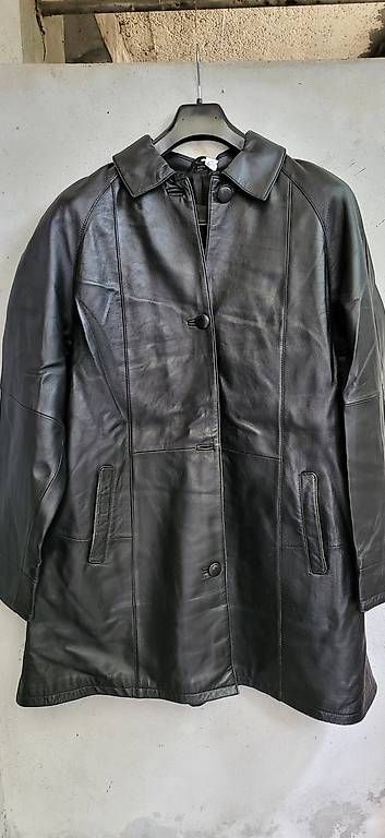 Vestes: Lederjacke Vintage schwarz Gr. 42 – D'occasion à Basel par kri_wd99