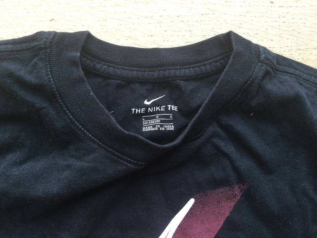 T-shirt: T-shirt noir nike de taille L – Usato da Crans VD venduto da SunDance20 1