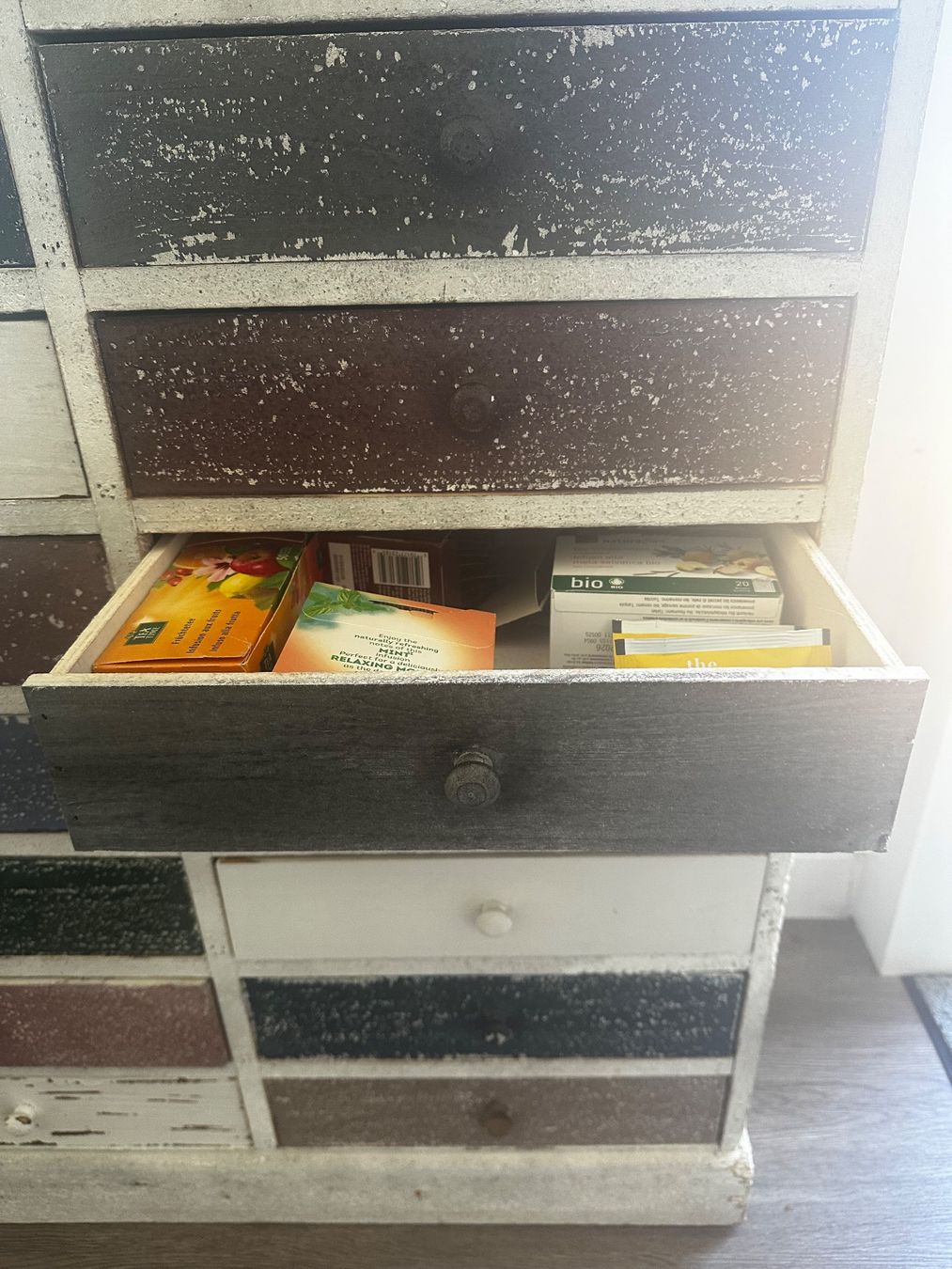 Cassettiere: Kommode Vintage 20 Schubladen Shabby Chic Stil – Usato da Winterthur venduto da gumble_ch 2