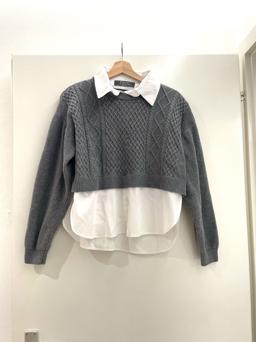Primark Maglioni & Felpe: GRAUER STRICKPULLOVER MIT BLUSE – Usato da Ziefen venduto da Elar_store