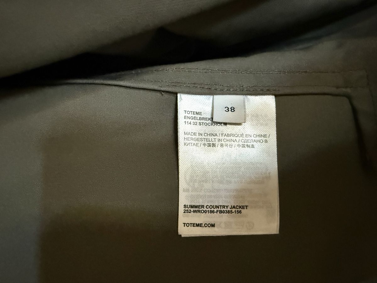 Totême Jacken: Totême Jacke – Neu (gemäss Beschreibung) aus Teufen AR von nicmat 3