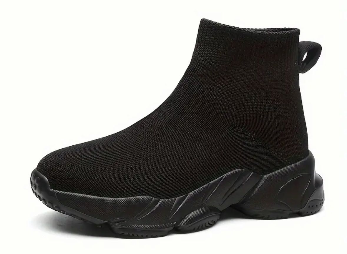 Scarpe da uomo: Schwarze Sneaker-Socken Schuhe, Grösse 40/41 – Nuovo (secondo la descrizione) da Basel venduto da ukhtyy