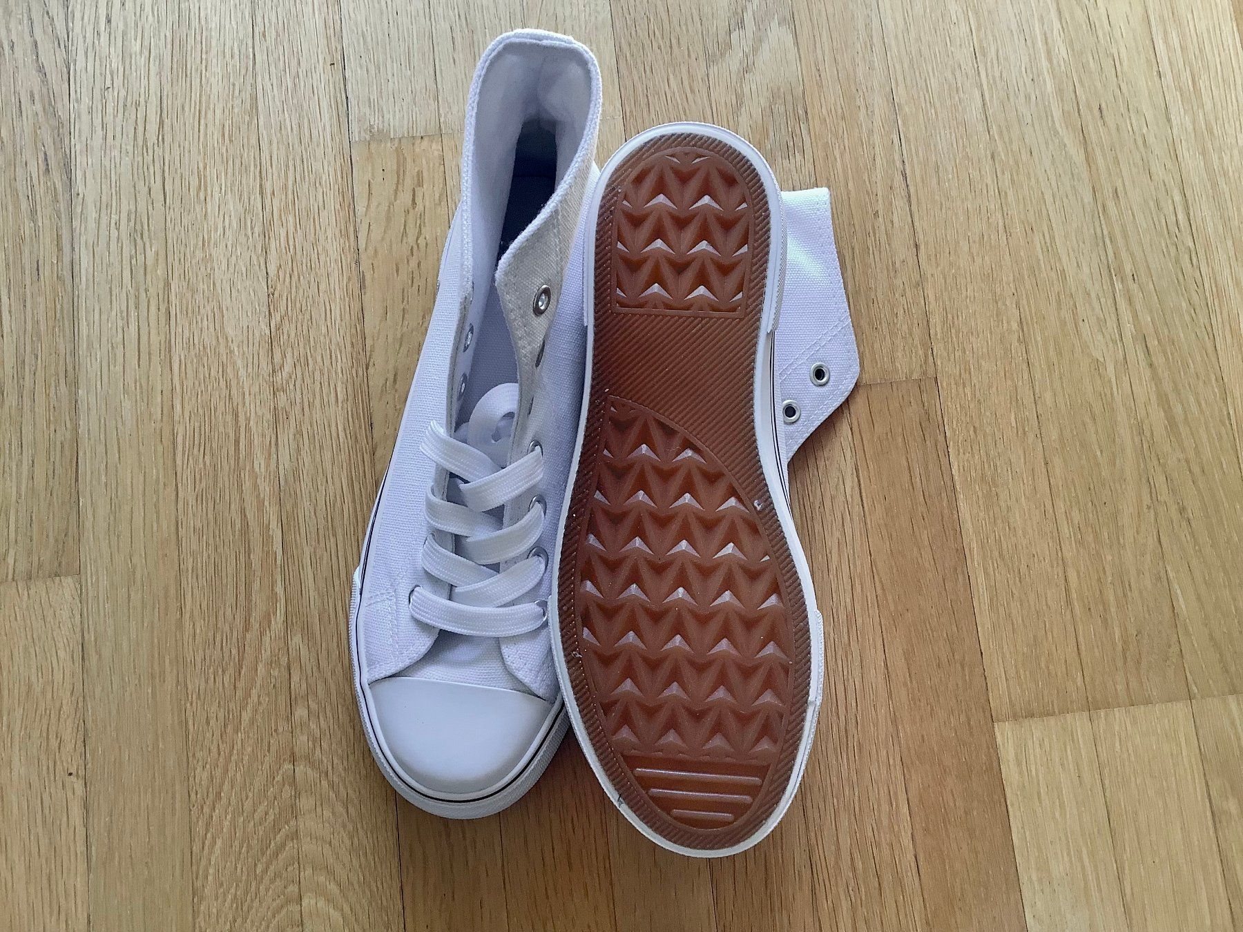 Scarpe da donna: Leichte Damenmode-Sneaker, bequeme Freizeitschuhe – Usato da Zürich venduto da Corinne011113 1