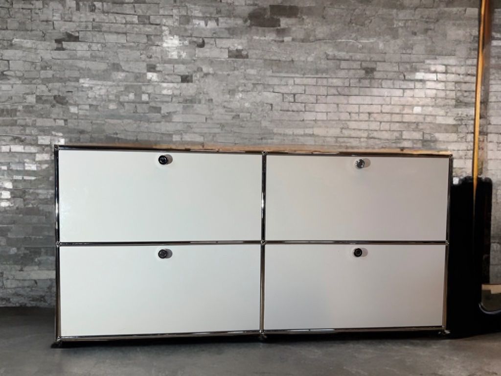 USM Cassettiere: USM Haller Sideboard lichtgrau mit 4 Klappen – Usato da Schalunen venduto da Schwende2 8
