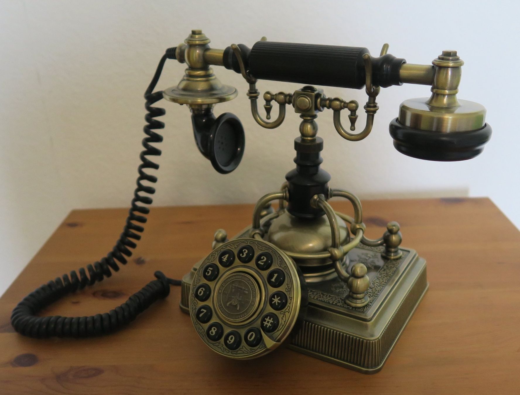 Téléphones: Nostalgietelefon – D'occasion à Rüti ZH par Xokimilko 1