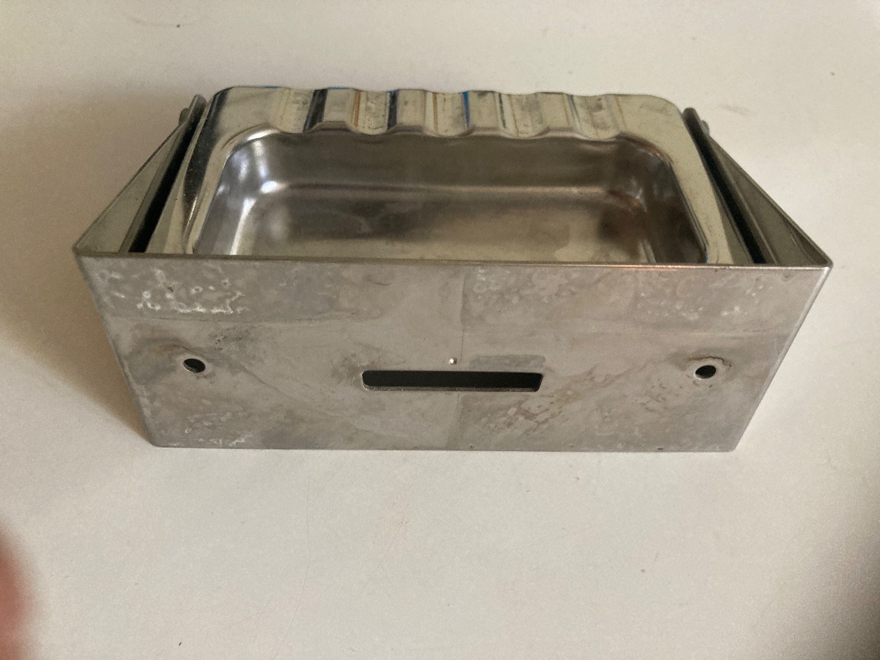 Aschenbecher: Wand-Aschenbecher aus Chromstahl – Gebraucht aus Zürich von Chaeffeler 1