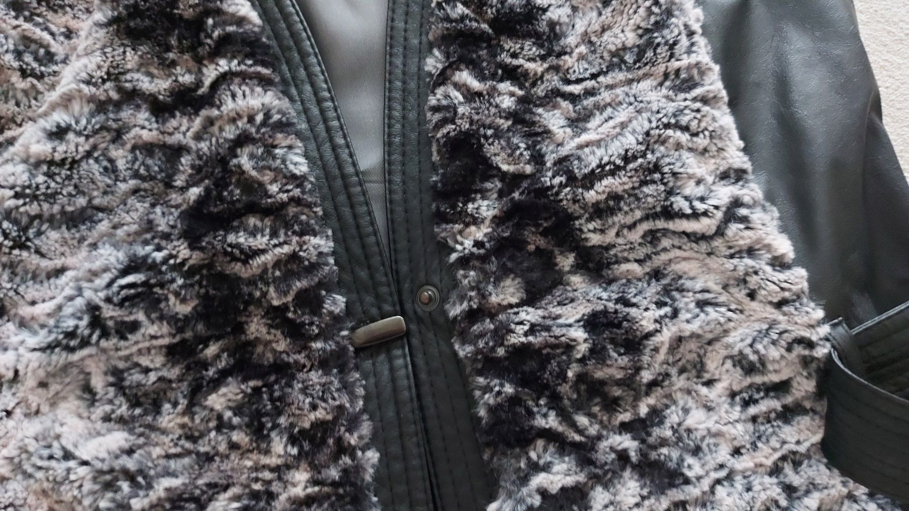 Gilet & Giacche senza maniche: Weste mit Pelzeffekt "Bastion Collection" Gr. M – Nuovo (secondo la descrizione) da Wabern venduto da Irakene 3