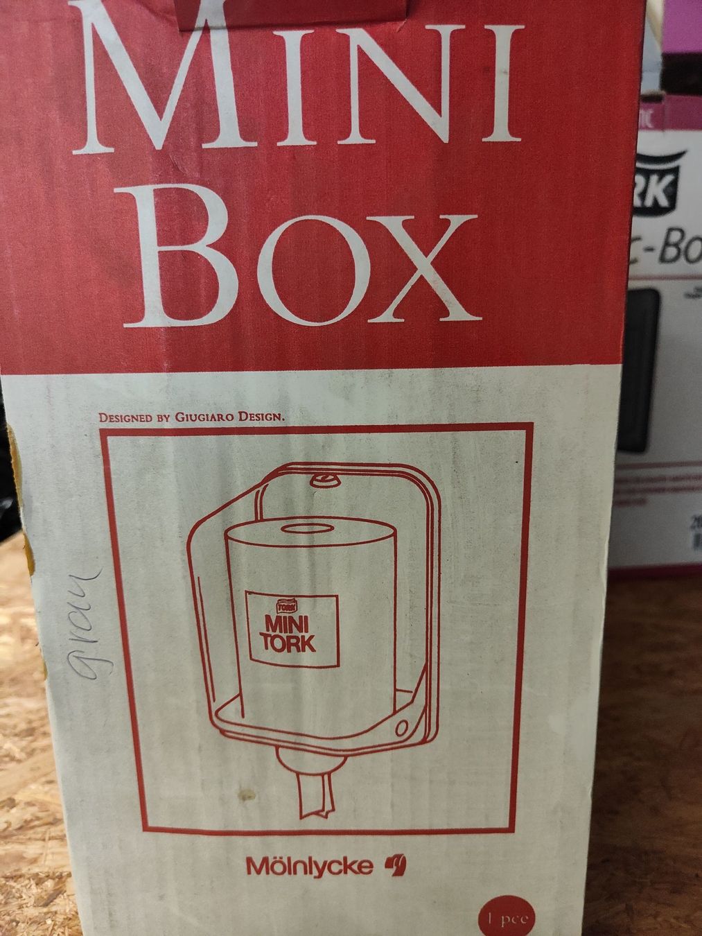 Portasciugamani: Tork Mini Box Papierhandtuchspender - Giugiaro Design – Usato da Bürglen TG venduto da rehaso2214