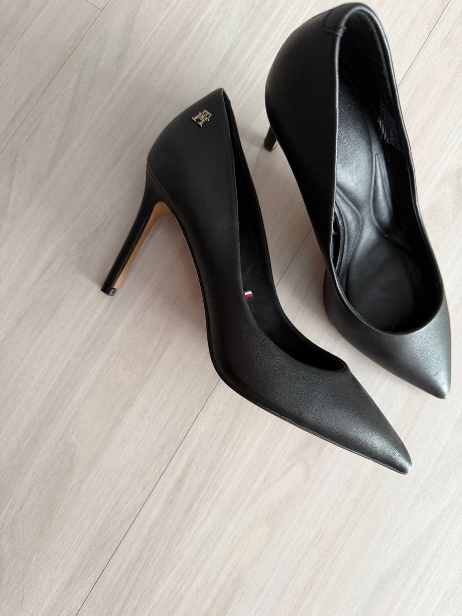 Tommy Hilfiger Scarpe da donna: Tommy Hilfiger – Nuovo (secondo la descrizione) da Winterthur venduto da cDE97